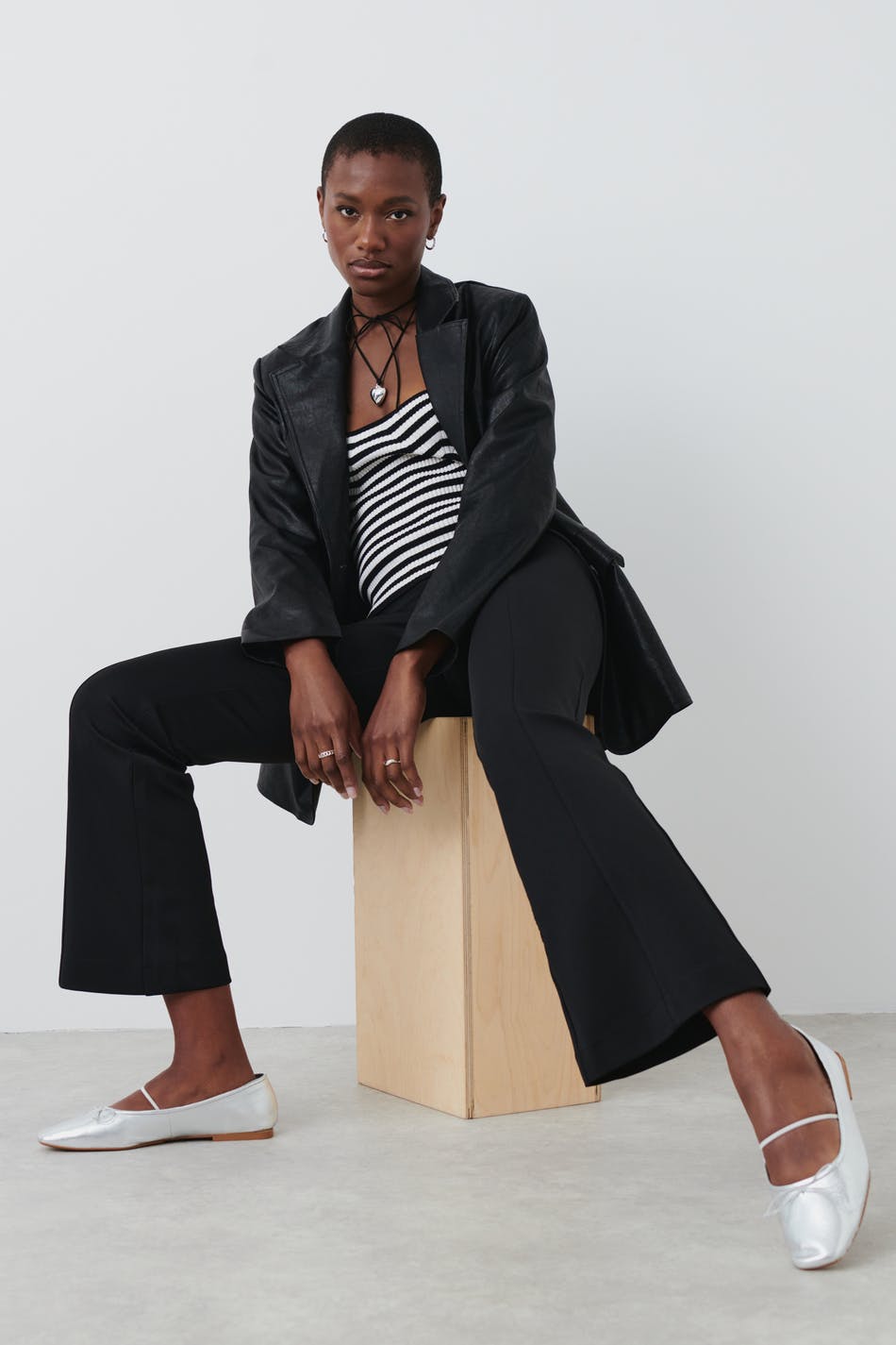 Low waist trousers