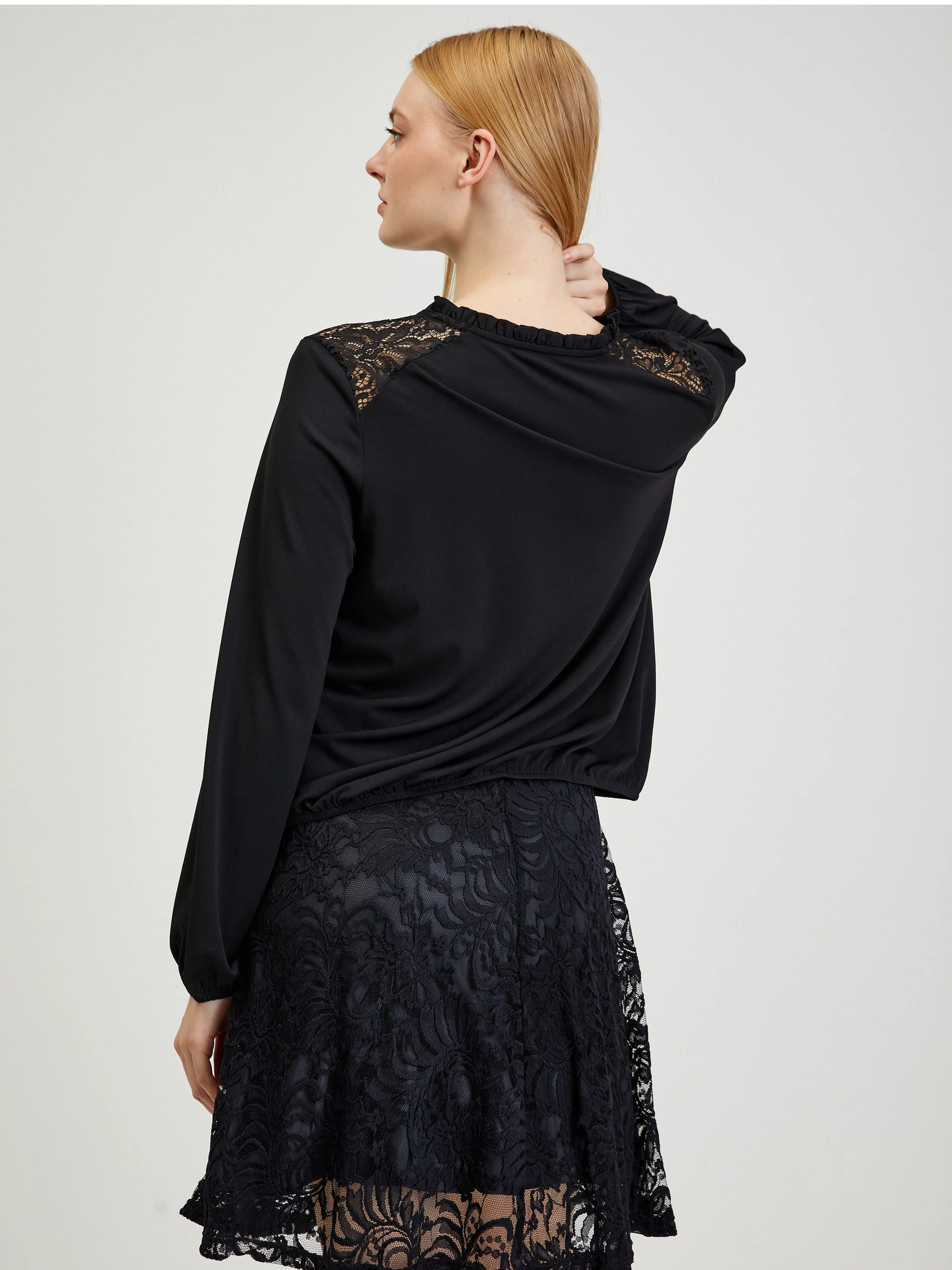 Schwarze Bluse mit Spitze ORSAY