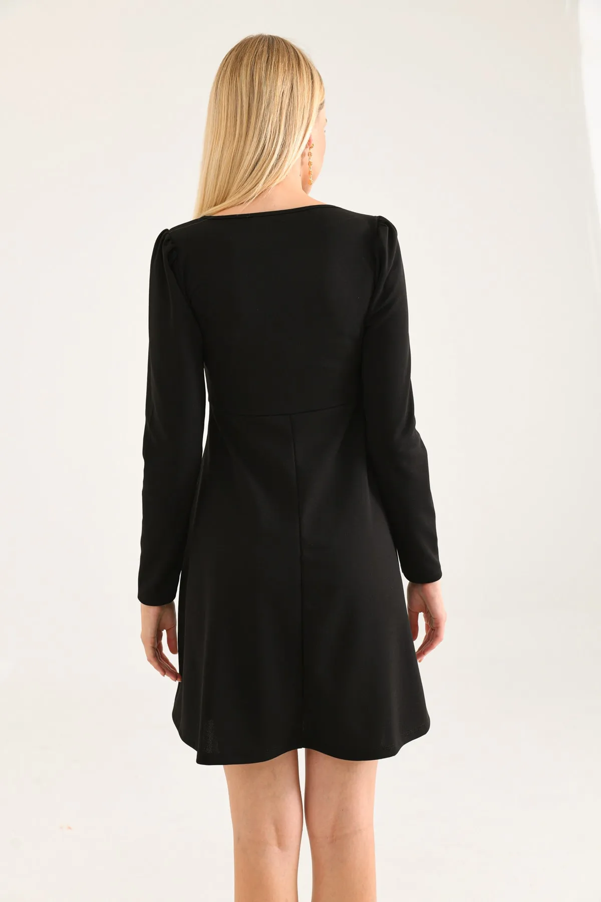 VOLT CLOTHİNG  Damen-Minikleid mit quadratischem Ausschnitt und langen Ärmeln