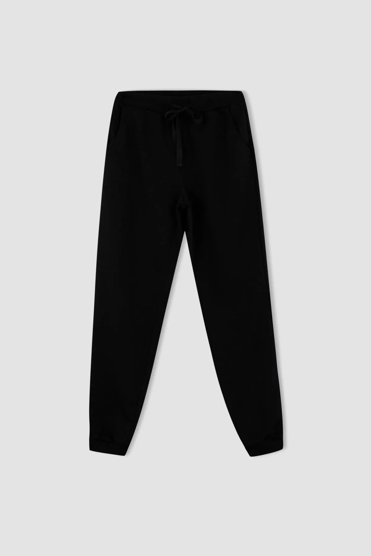 DeFacto  Normal geschnittene Basic-Jogginghose aus dünnem Sweatshirtstoff mit Taschen