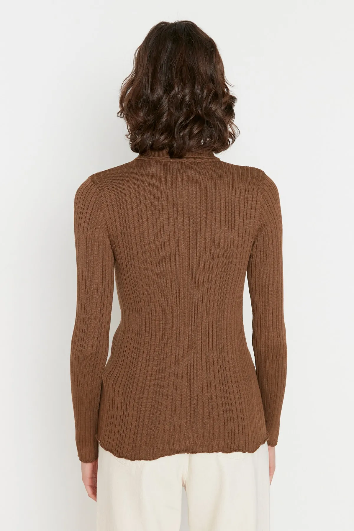Trendyol Collection  Brauner Rollkragen-Strickcardigan TWOAW20HI0070