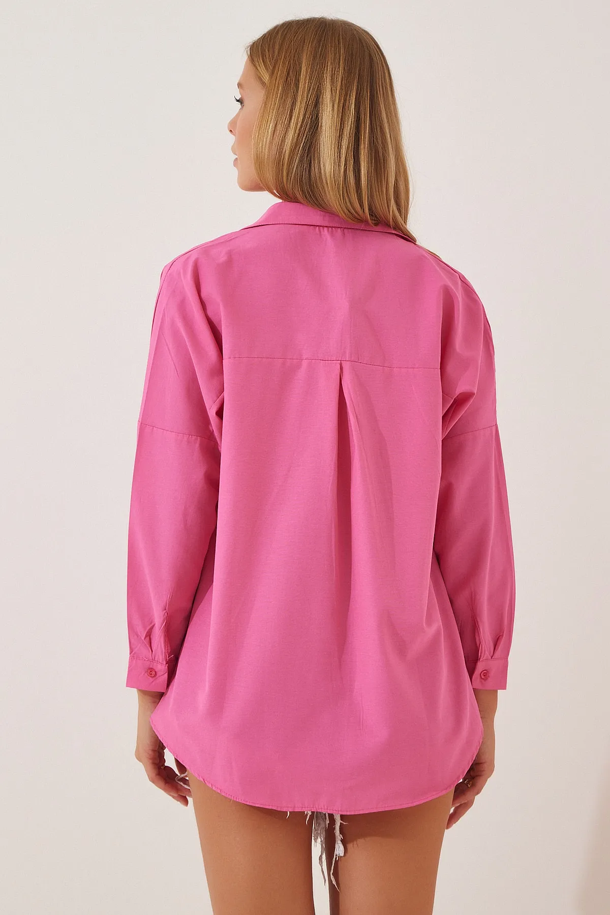 Happiness İstanbul  Kräftiges Rosa Oversize Langes Basic Shirt für Damen DD00842