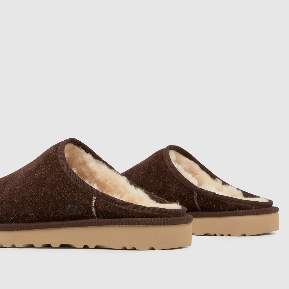Klasični copati UGG brez rokavov iz žgane cedre