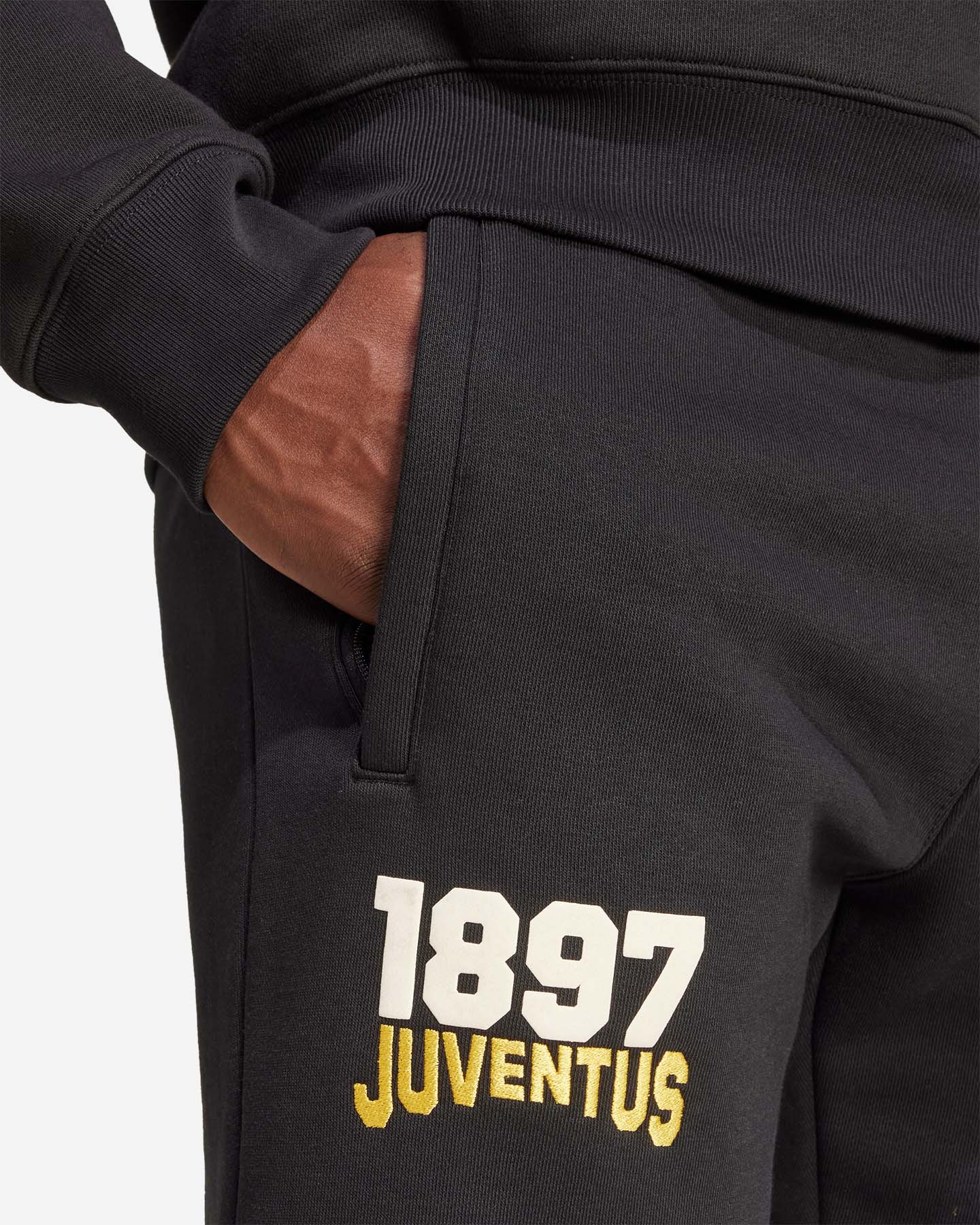 Echipament oficial de fotbal Adidas Juventus Vrct OG M JF2569