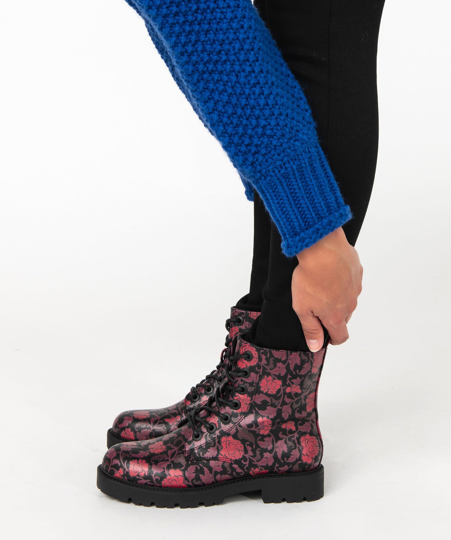 Boots femme mid-cut dessus uni verni à lacets colorés noir | GEMO