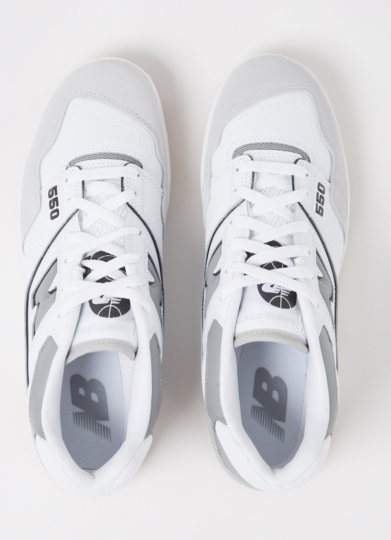 Teniși New Balance 550 din piele cu detalii întoarsă.