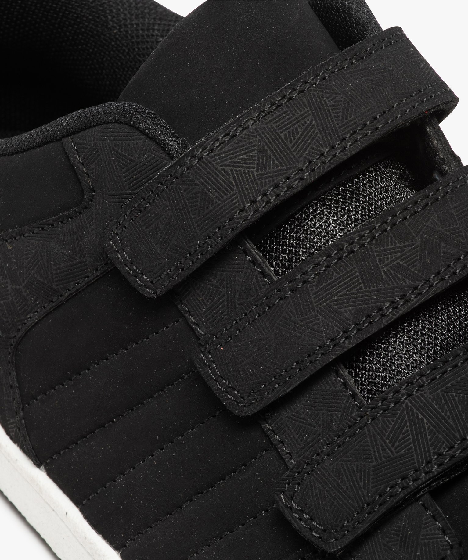 Baskets homme style skateshoes unies fermeture scratchs noir | GEMO
