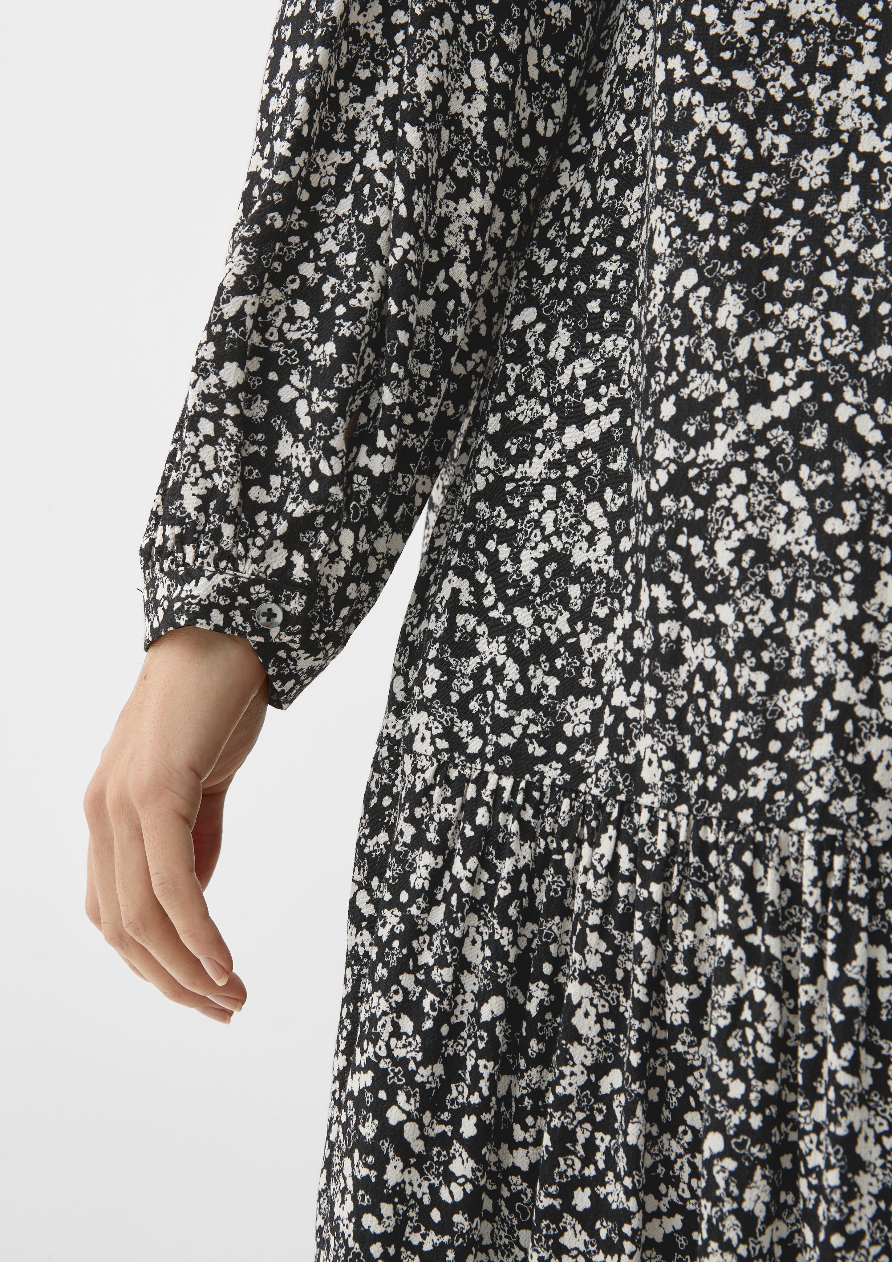 Viskose-Kleid mit Volants  2120853-99A2
