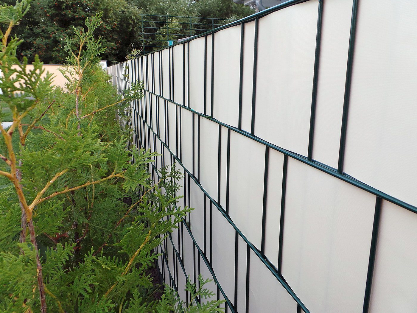 Plantiflex Sichtschutzstreifen Sichtschutz Rolle 35m blickdicht PVC Zaunfolie Sichtschutzfolie Windschutz für Doppelstabmatten Zaun Sichtschutzrolle