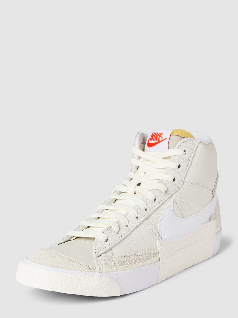 High Top Sneaker aus Leder mit Label-Detail Modell 'Mid Pro Club' in offwhite