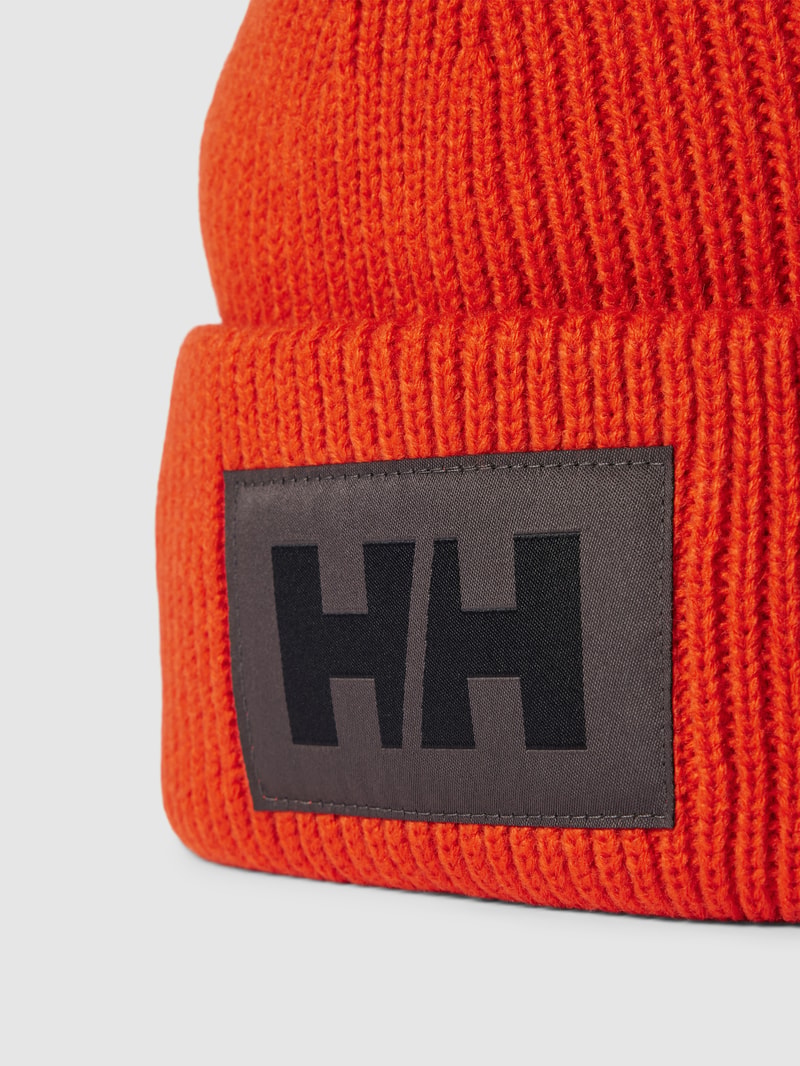 Beanie mit Label-Patch in orange