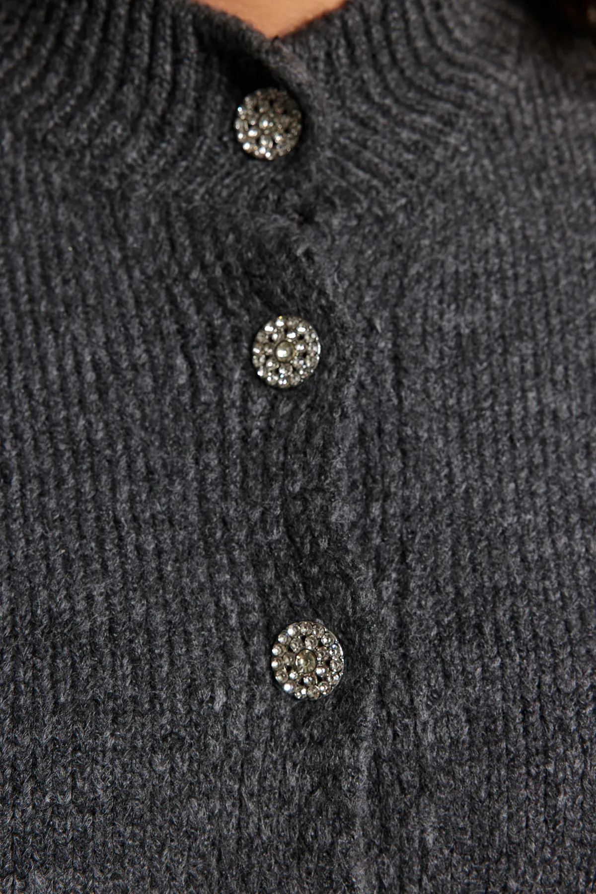 Trendyol Curve  Anthrazitfarbener Cardigan mit Knopfverschluss TBBAW24AV00019