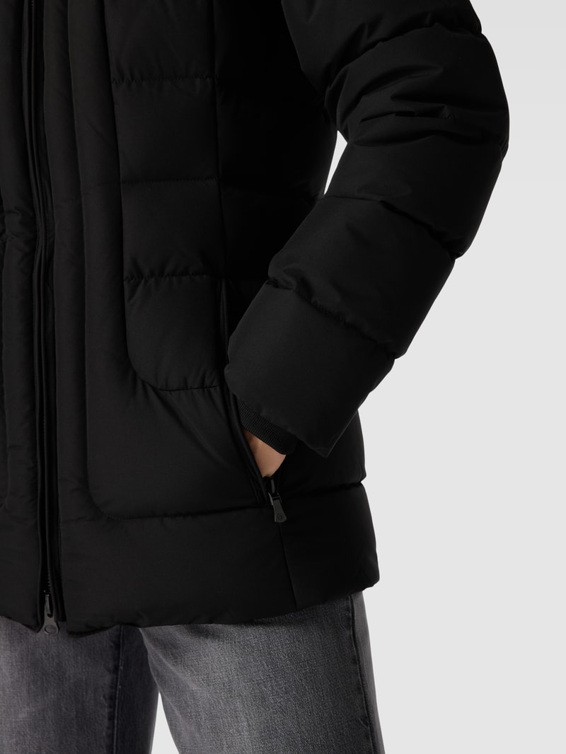 Funktionsjacke mit abnehmbarer Kapuze Modell 'Belvitesse Medium' in schwarz