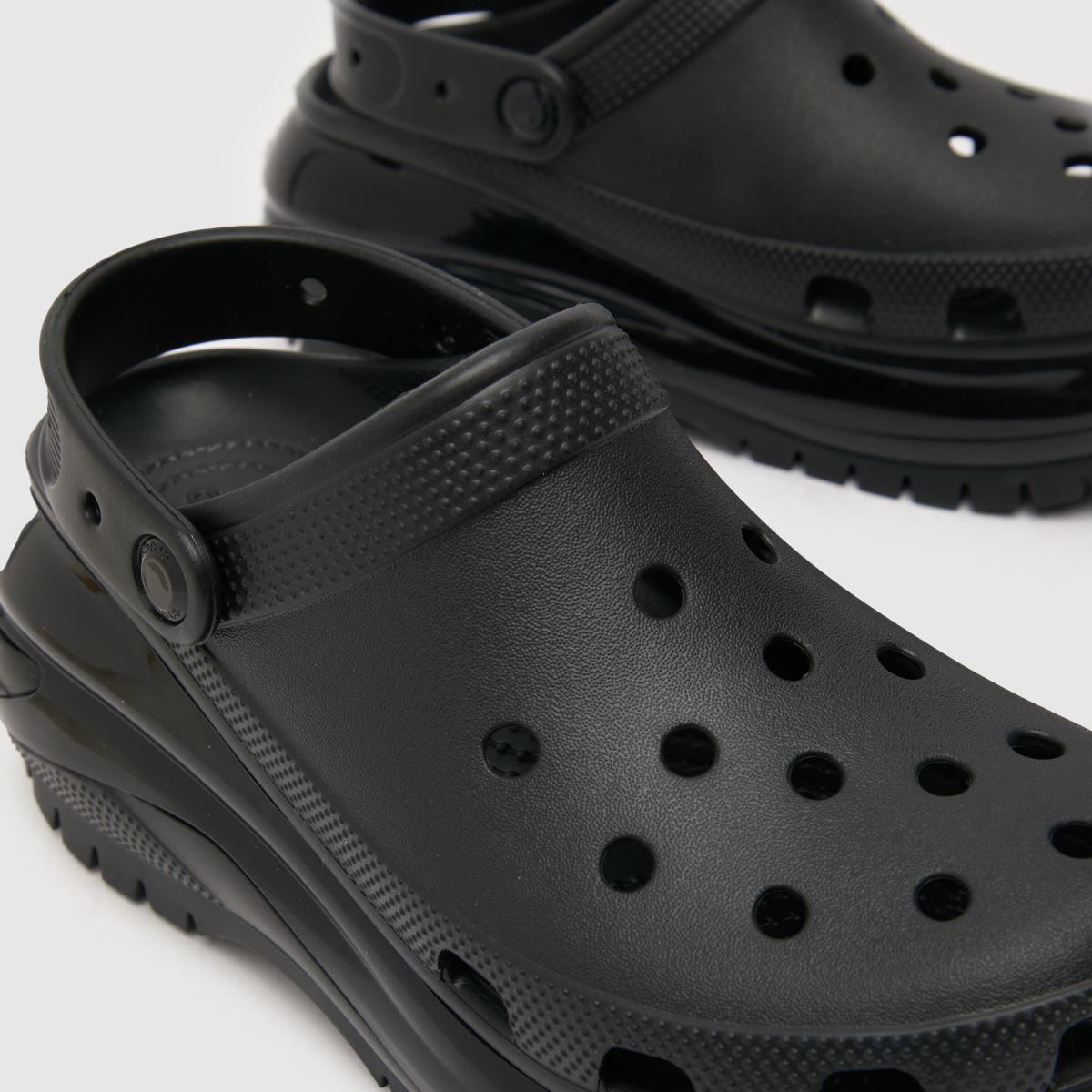Crocs – Mega Crush – Svarta träskor