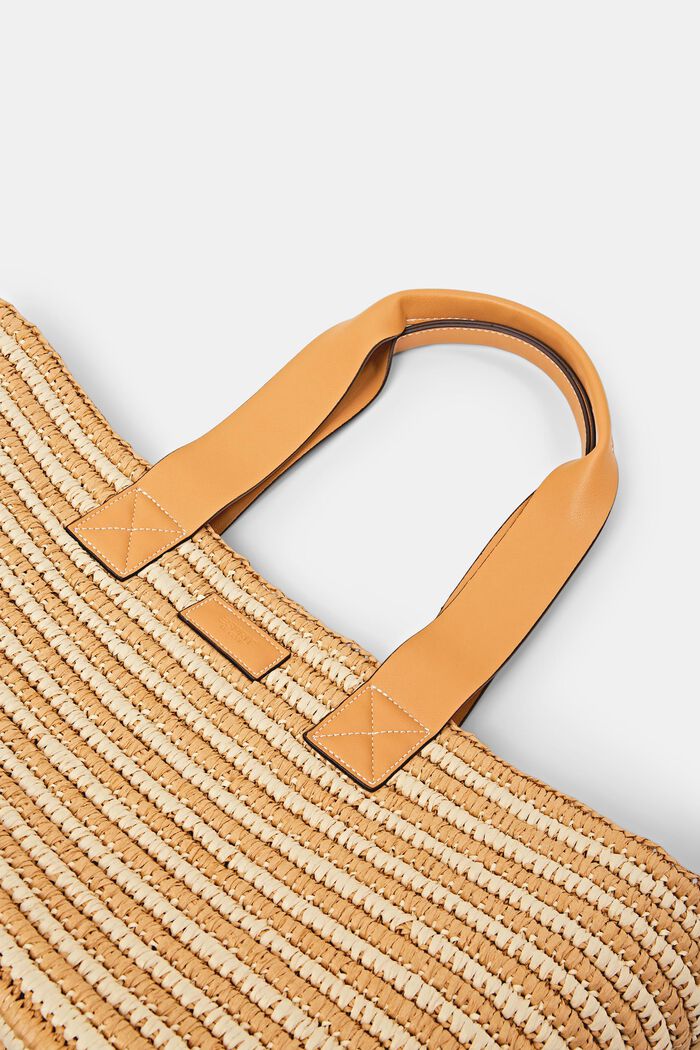 Basttasche mit Details in Lederoptik
