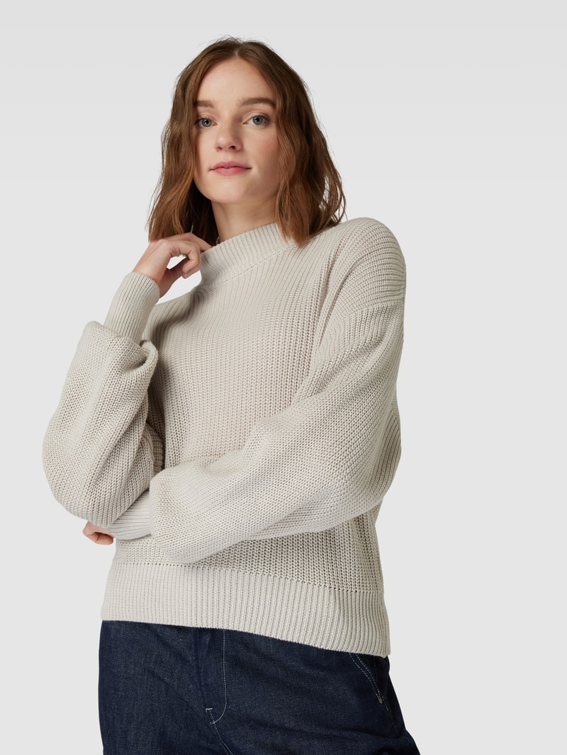 Strickpullover mit Stehkragen in hellgrau