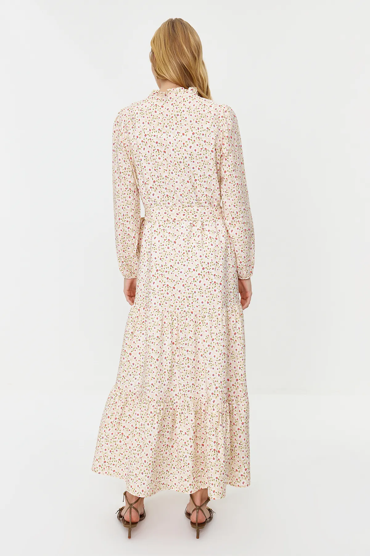 Trendyol Modest  Mehrfarbiger Rock mit Gürtel, Volants, Blumenmuster, gefüttertes Webkleid TCTSS23EB00294
