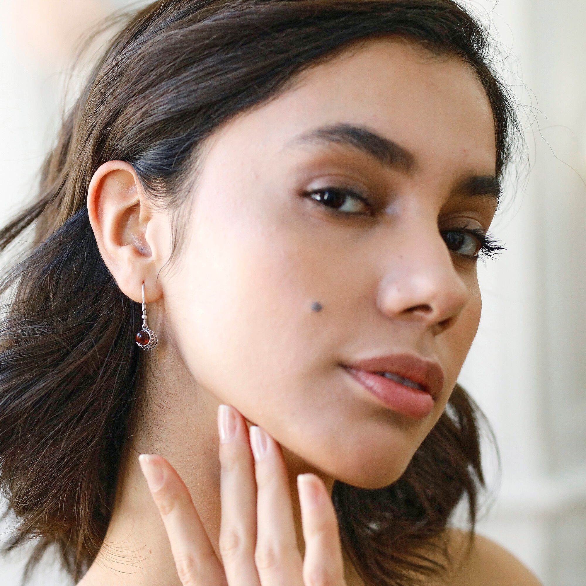 Boucles d'oreilles pendantes ajourées ambre et argent
