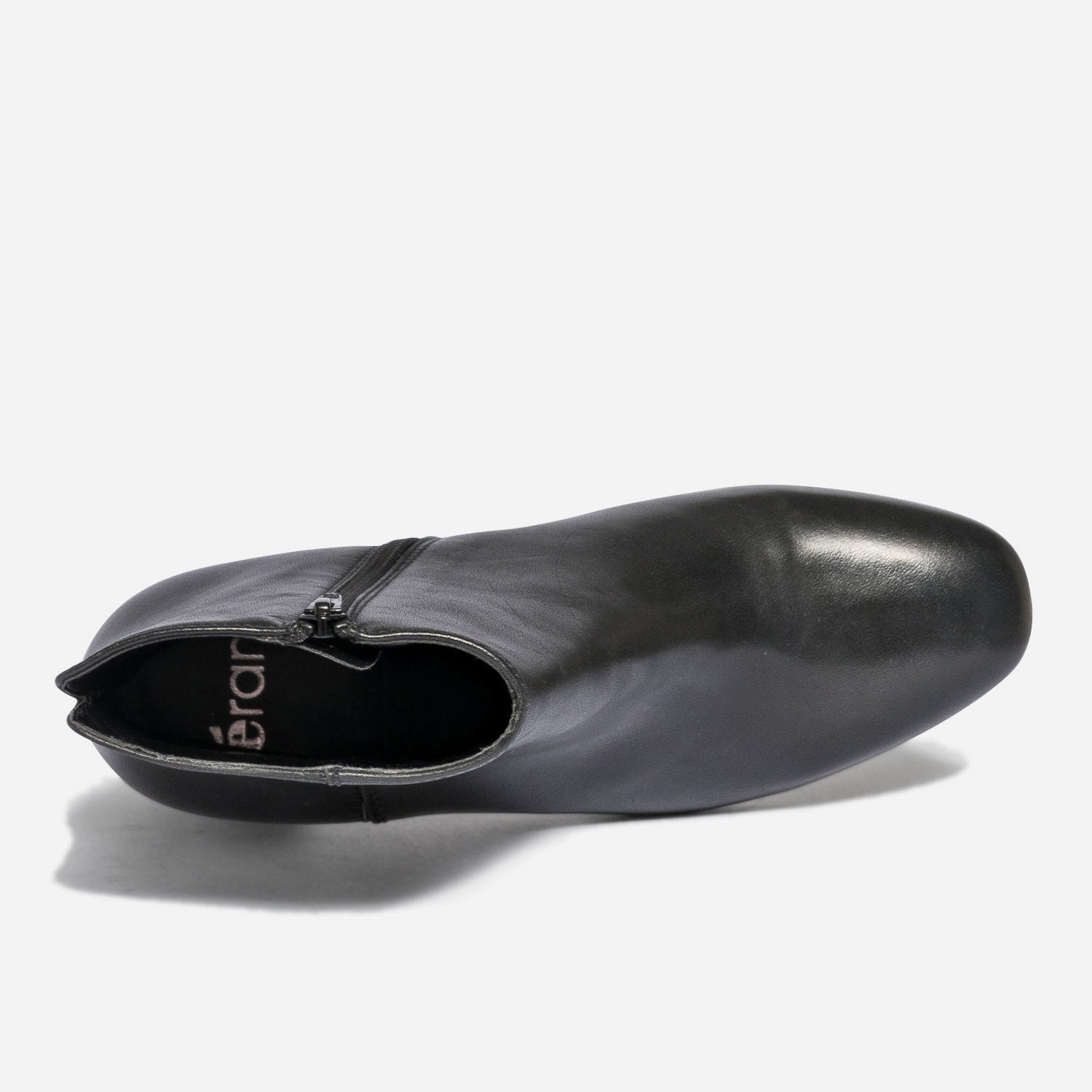 Boots noir en cuir avec couture côté