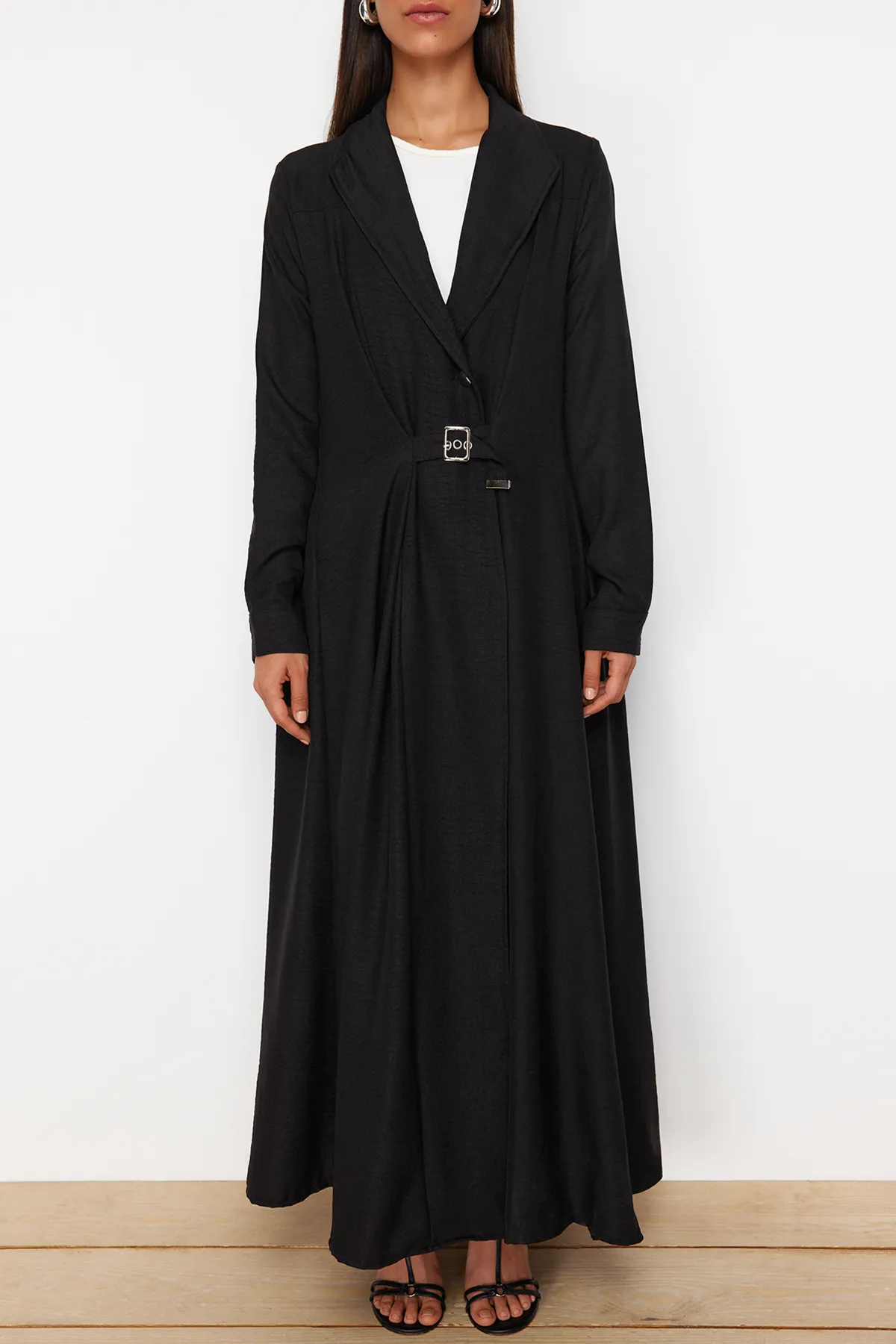 Trendyol Modest  Schwarzes gewebtes Kleid in Leinenoptik mit Gürteldetail auf der Vorderseite TCTSS24EB00194