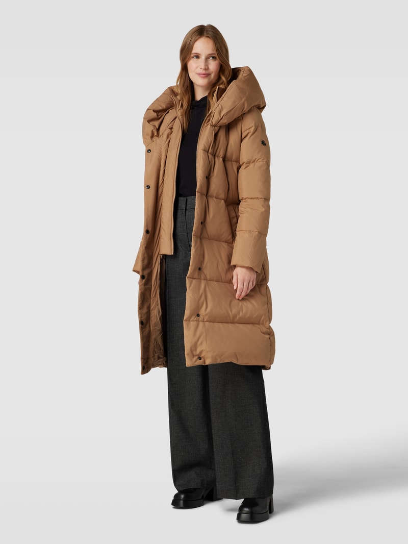 Steppmantel mit Kapuze in camel