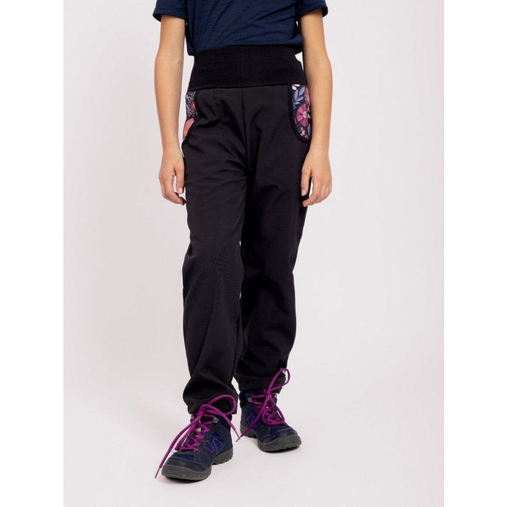 Unuo Kinder-Softshellhose mit Fleece Basic Magische Blumen Schwarz