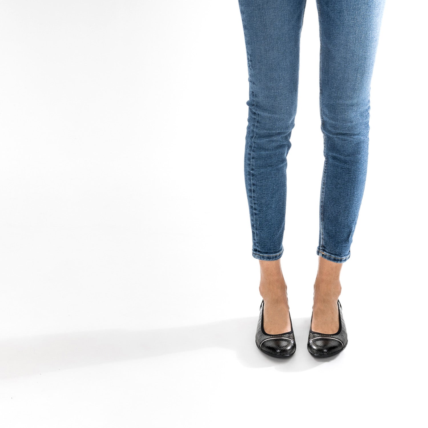 Ballerine noire effet python élastiquée