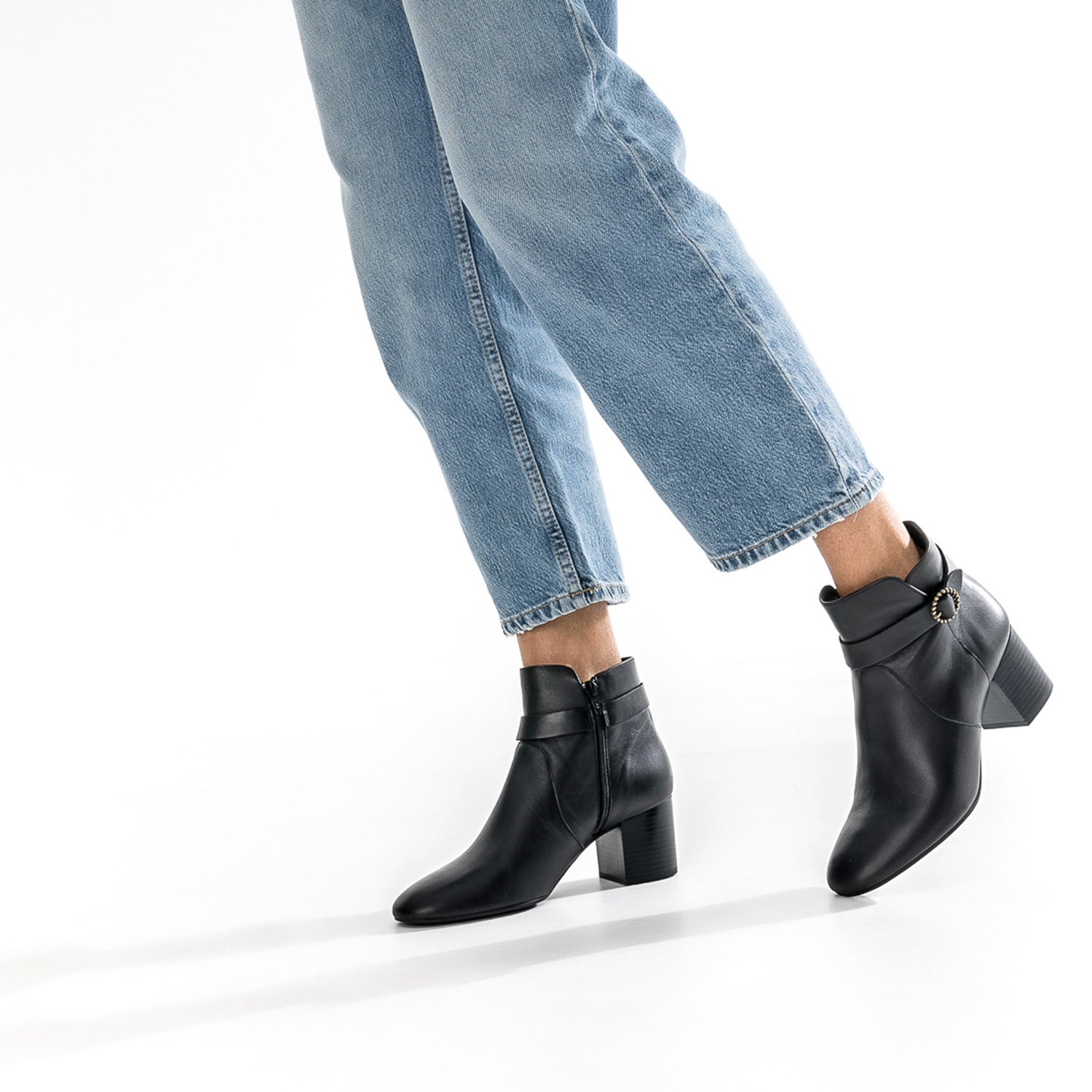 Boots ERAM FLEX noir avec bride à boucle