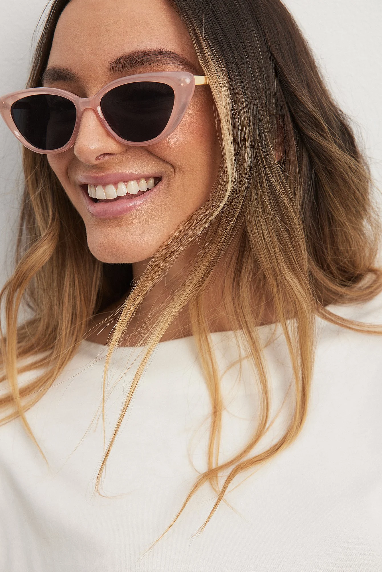 Metal Detailed Cateye Sunglasses