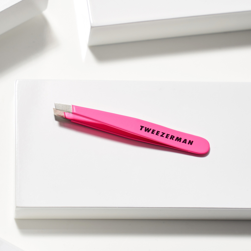 tweezerman Tweezerman Mini Slant Tweezer Neon Pink Mini pincette