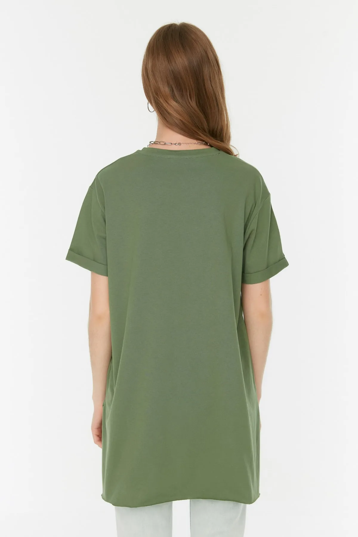 Trendyol Modest  Khakifarbenes Basic-Kurzarm-Single-Jersey-T-Shirt mit Schlitz aus 100 % Baumwolle TCTSS21TN0056
