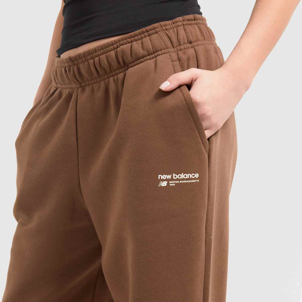 New Balance – Bruna joggingbyxor i borstad fleece