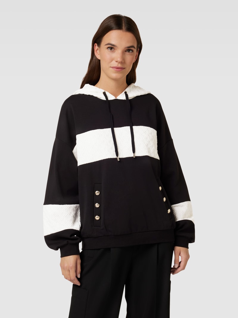 Hoodie in Two-Tone-Machart in schwarz