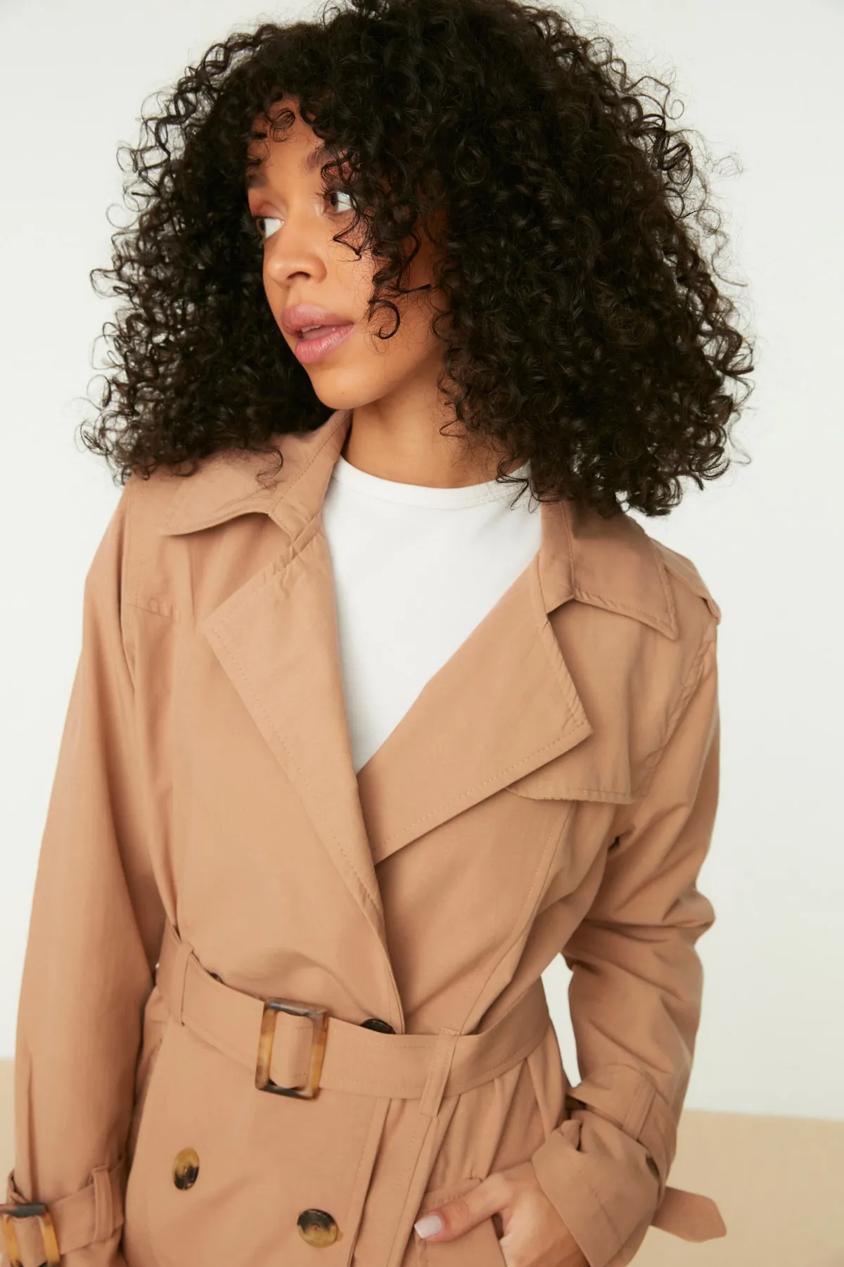 Trendyol Collection  Langer, klassischer Trenchcoat in Kamel