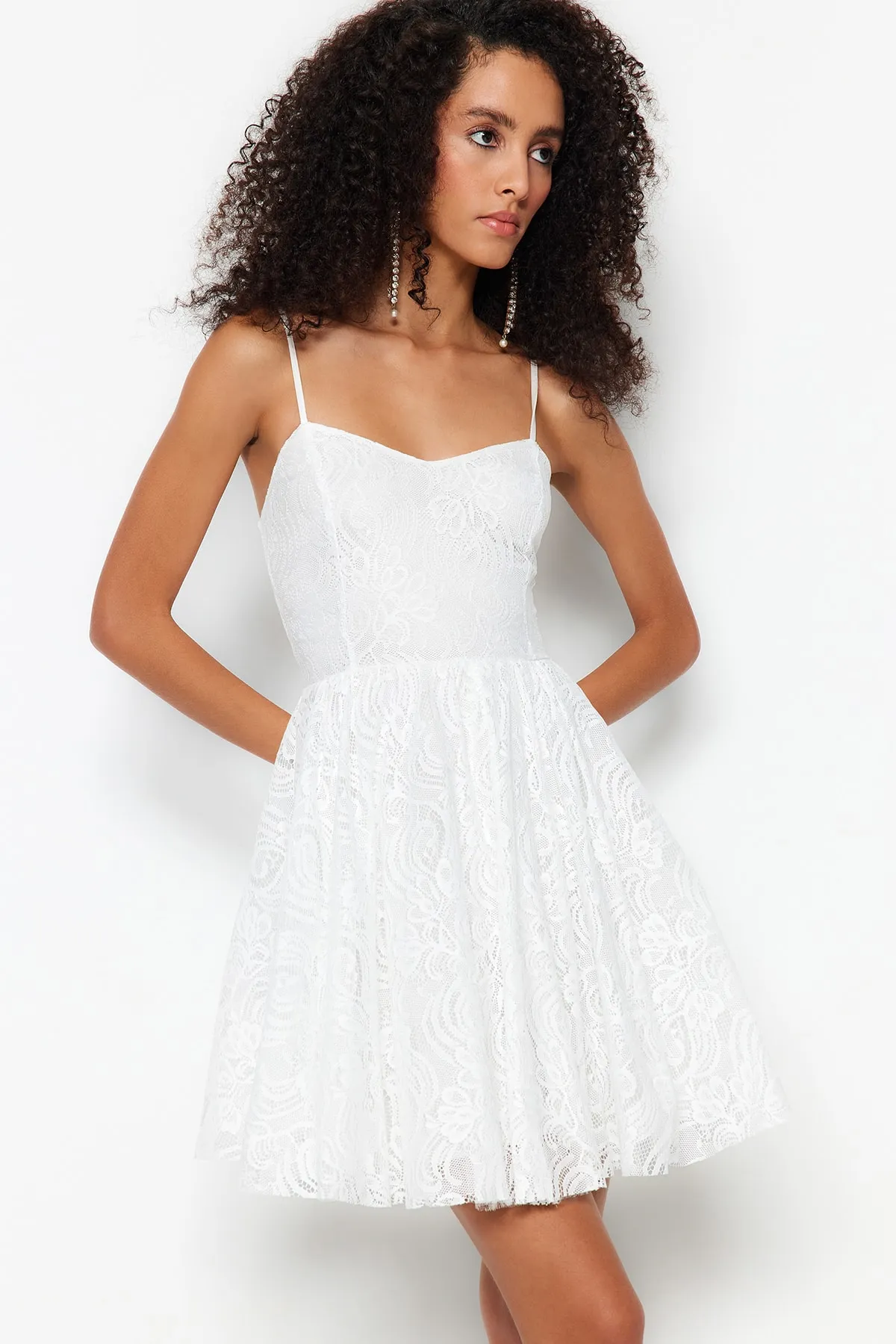 Trendyol Collection  Ecru-Taille geöffnet / Skater-gefüttert Spitze Hochzeit / Hochzeit Elegantes Abendkleid TPRSS23EL00525