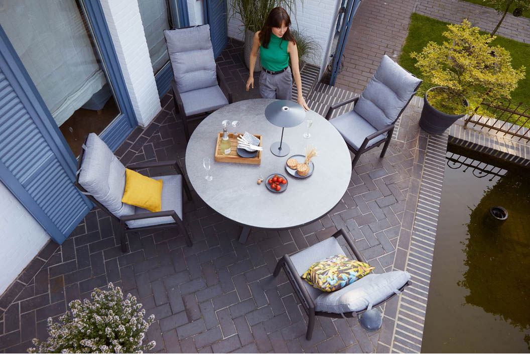 OUTDOORGartentisch rund x-Fuß