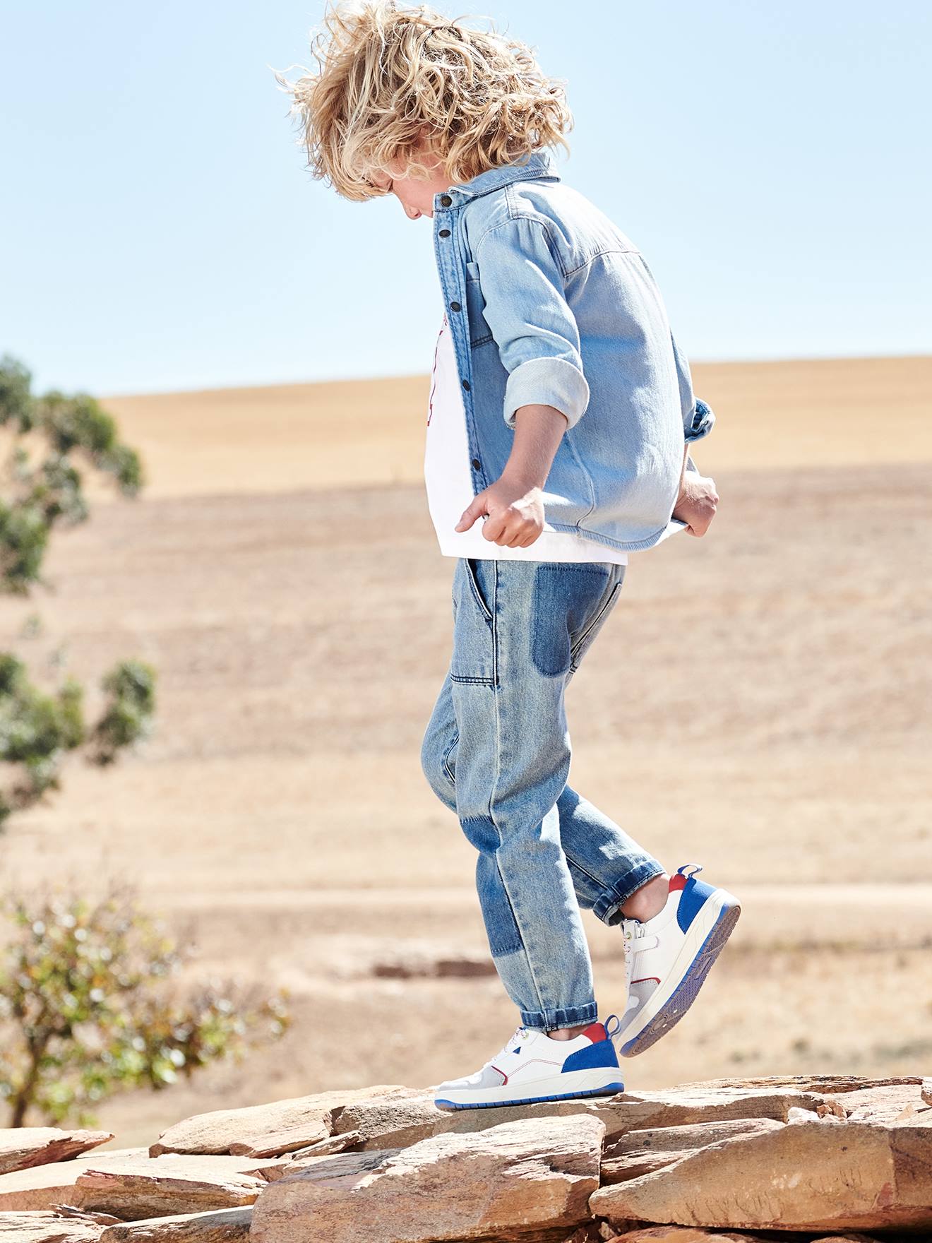 Jean droit loose effet patchs garçon denim bleached