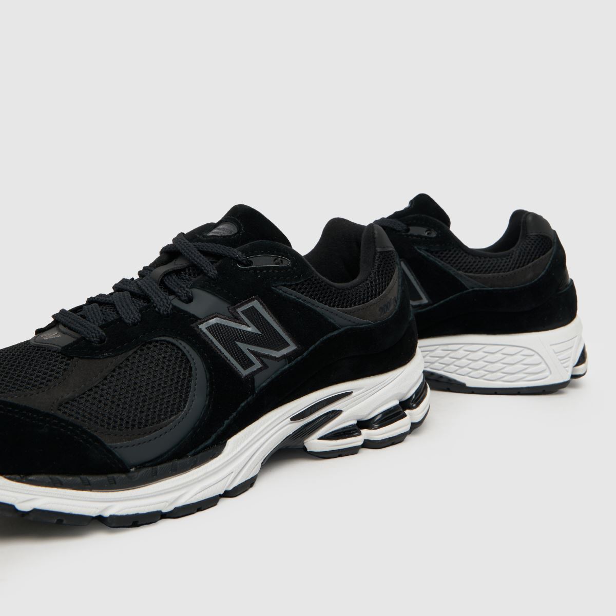 New Balance 2002r sportcipő fekete és fehér színben