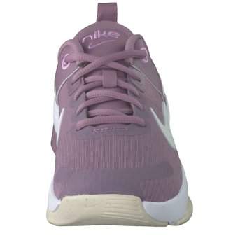 Nike Zoom Bella 6 Sneaker in lila