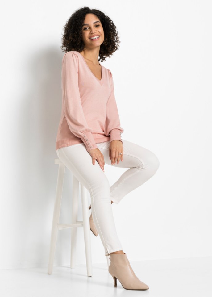 Pullover mit Schmuckknöpfen