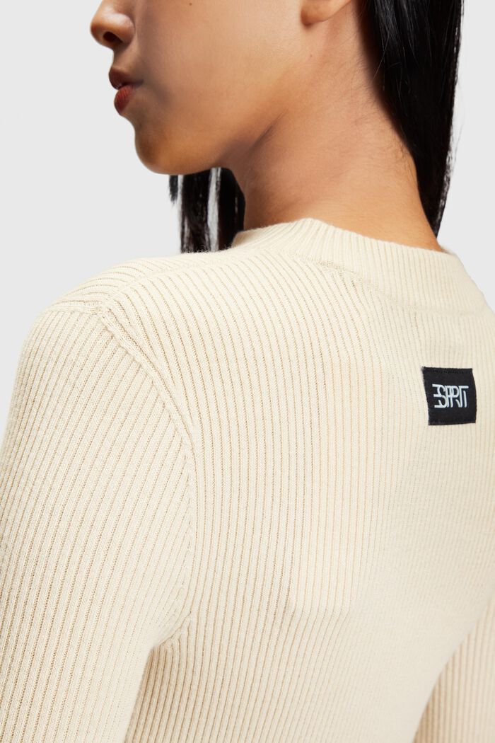 Rippstrickpullover mit Cut-out