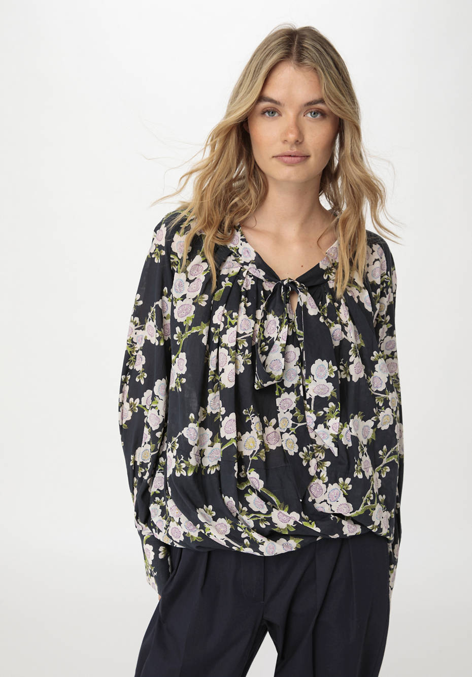 WUNDERKIND X HESSNATUR Bluse aus reiner Bio-Baumwolle