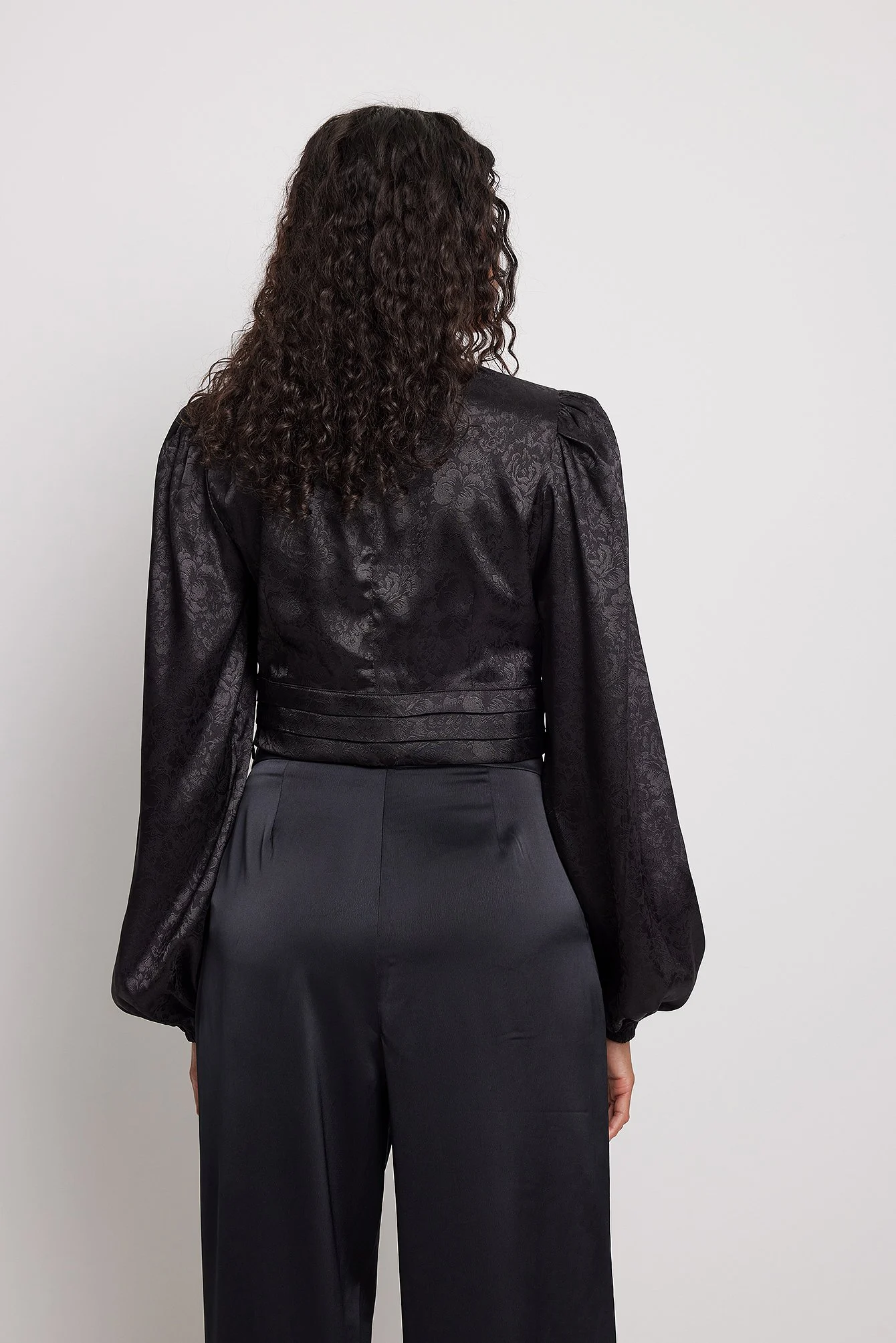 Langärmelige Bluse mit geraffter Taille