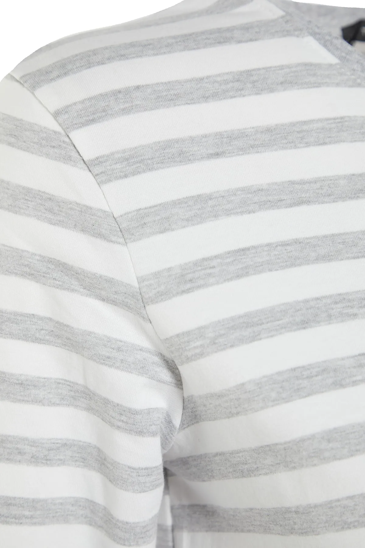 Trendyol Collection  Graues gestreiftes T-Shirt-Jogger-Pyjama-Set aus 100 % Baumwolle mit Strickmuster THMAW21PT0565