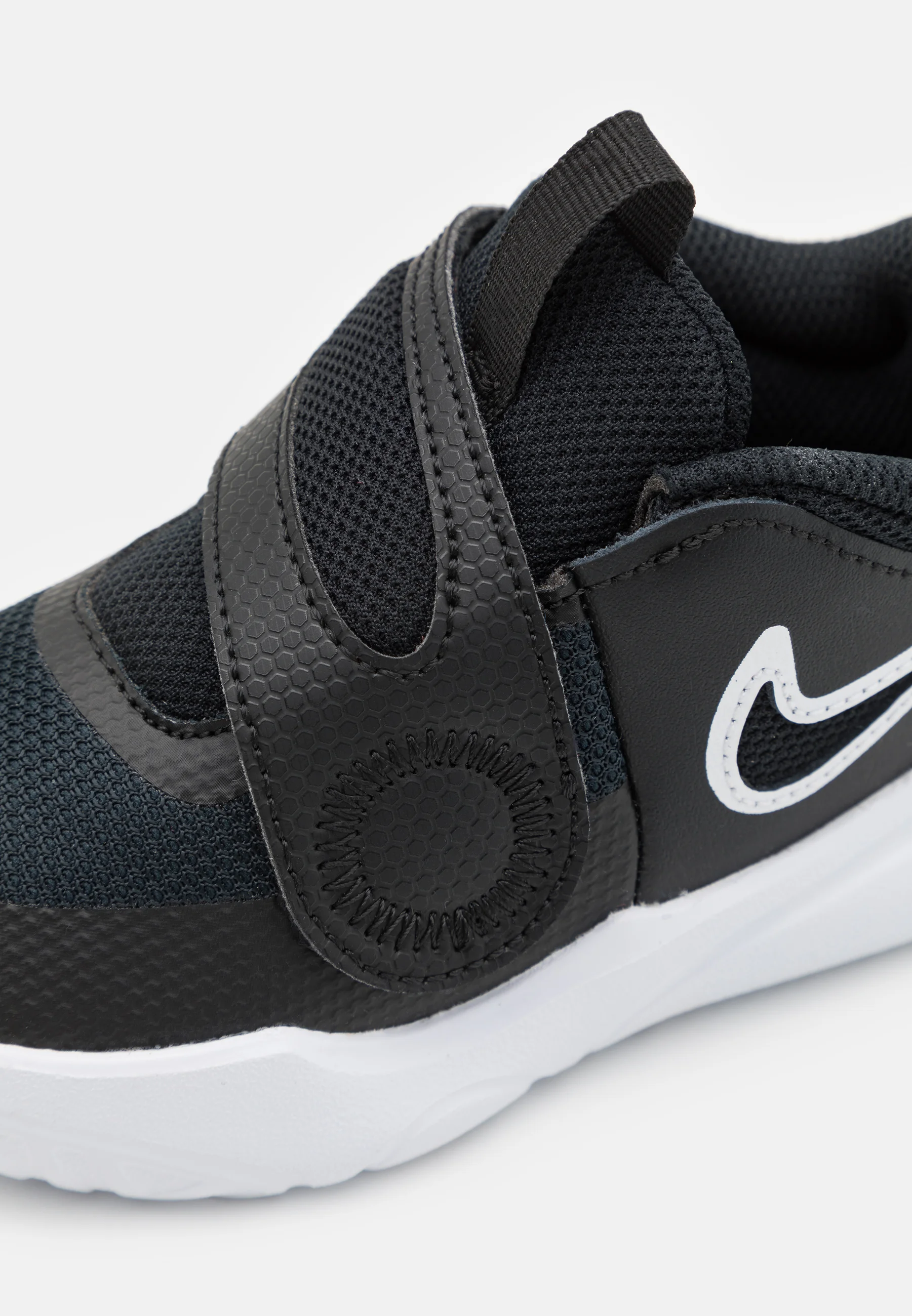 Nike Performance TEAM HUSTLE UNISEX - Zapatillas de baloncesto