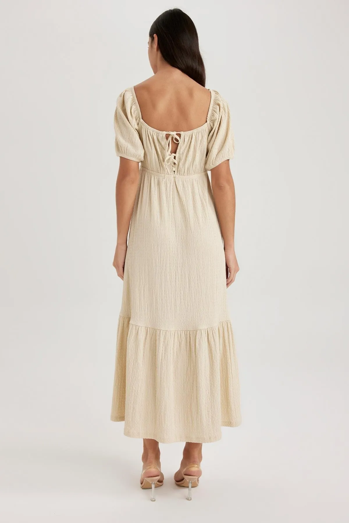 DeFacto  Babydoll-Midikleid mit eckigem Ausschnitt und Wickeldesign, kurzen Ärmeln, A6201ax23sm