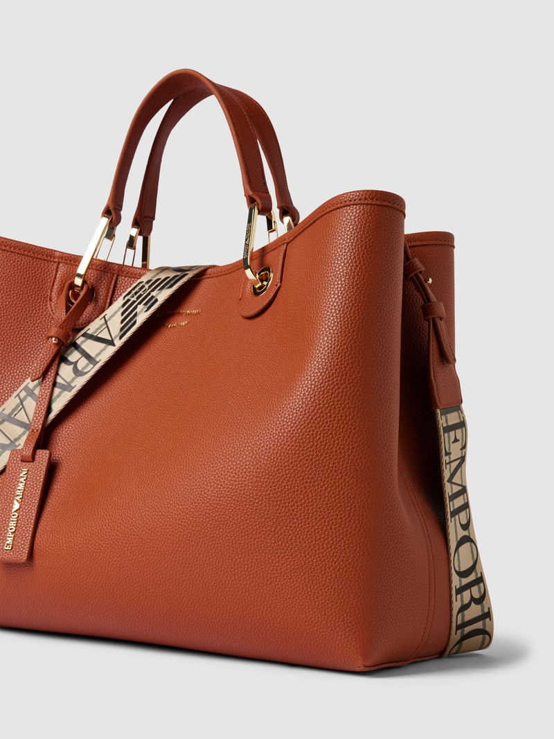 Shopper mit Label-Detail in camel
