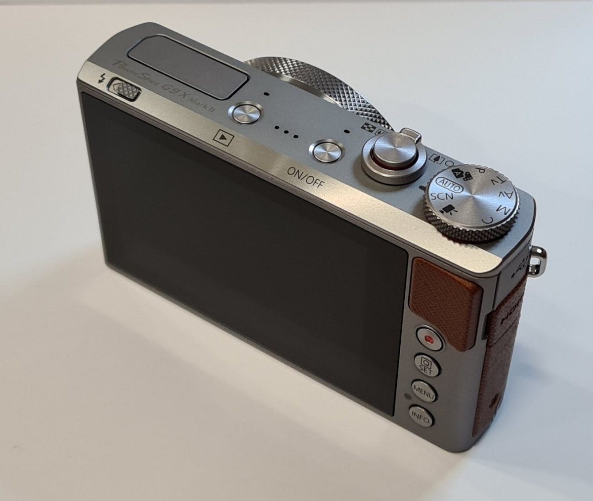 Canon PowerShot G9X Mark II silber-braun Kompaktkamera