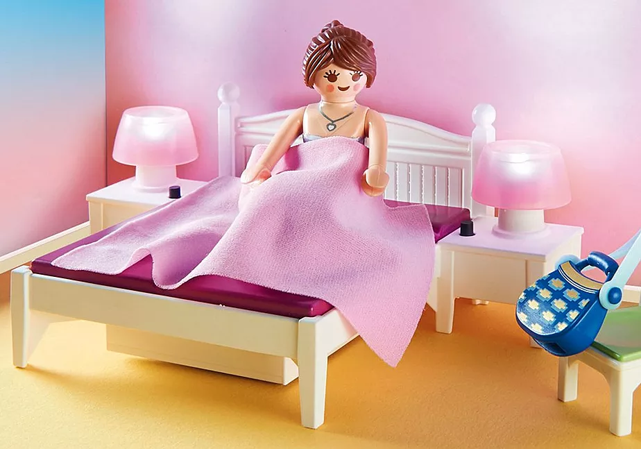 Schlafzimmer mit N&auml;hecke