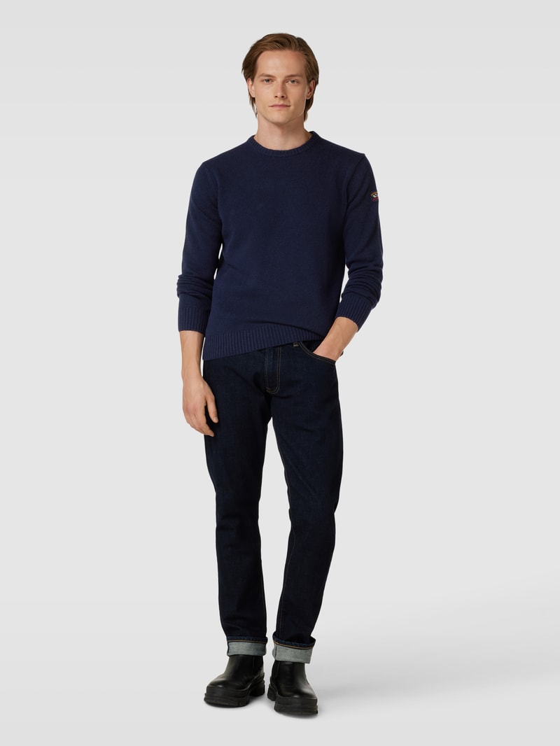 Strickpullover mit Label-Patch in marineblau